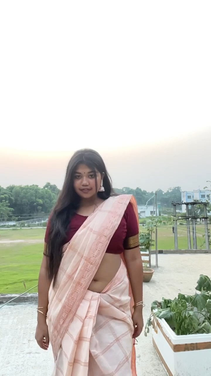 Cute Busty Nepali Girl Navel In Grey Saree 